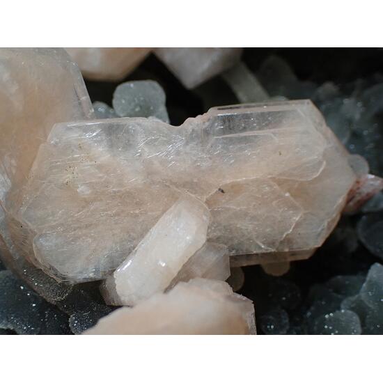 Stilbite On Chalcedony