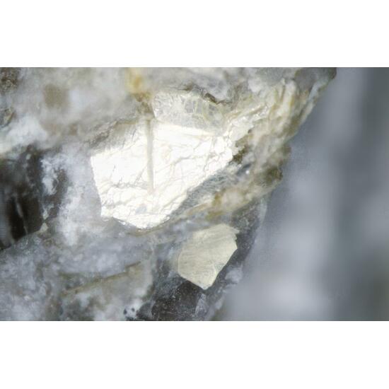 Clinoptilolite-Na & Epistolite