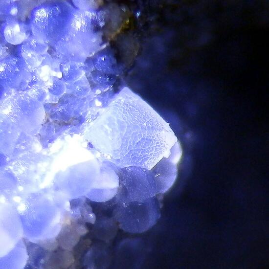 Faujasite-Na Hyalite & Phillipsite