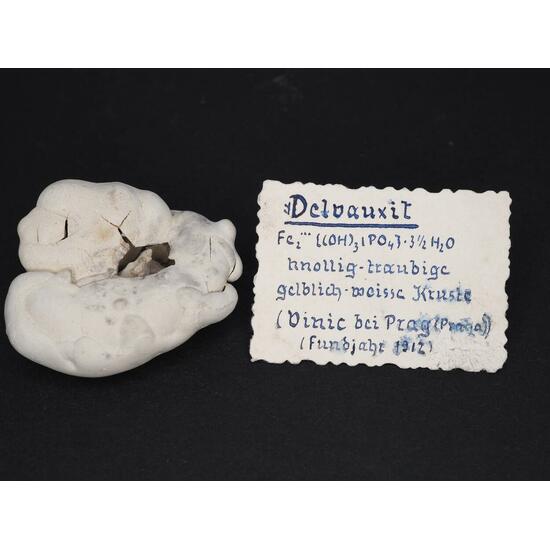Delvauxite