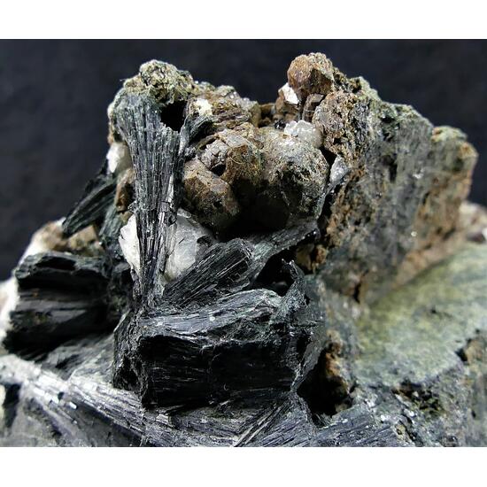 Andradite & Ferropargasite