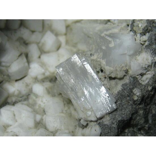 Thomsonite-Ca & Phillipsite