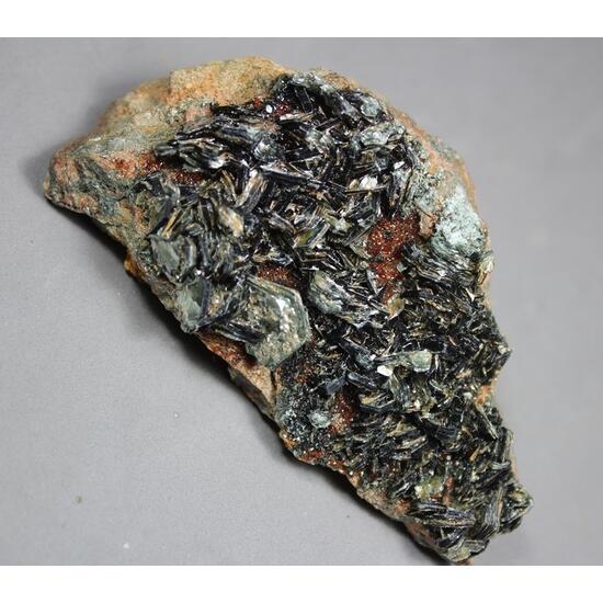 Clinochlore & Hessonite