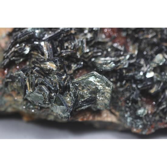 Clinochlore & Hessonite