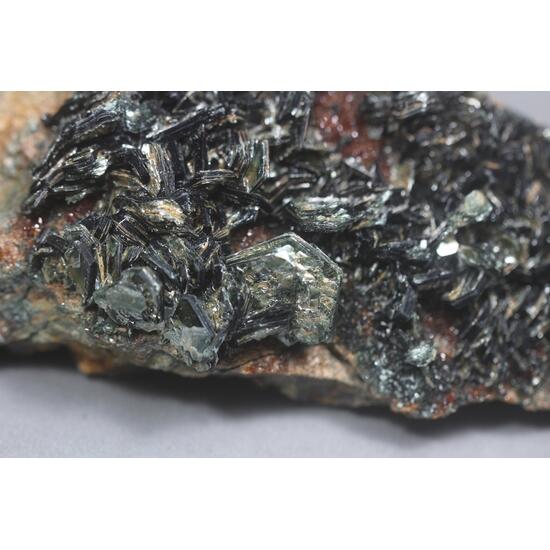 Clinochlore & Hessonite