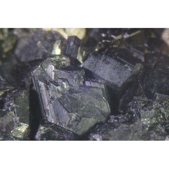 Magnesio-lucchesiite