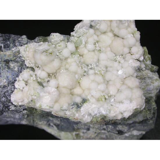 Hydromagnesite