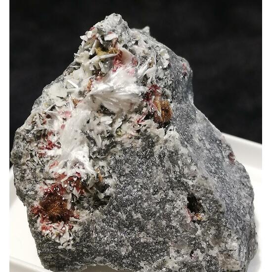 Makatite Eudialyte & Ellingsenite