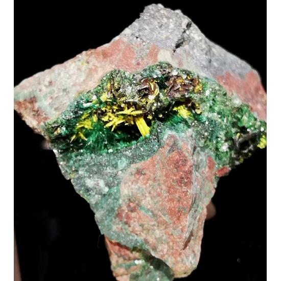 Schoepite On Rutherfordine & Malachite