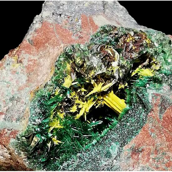Schoepite On Rutherfordine & Malachite