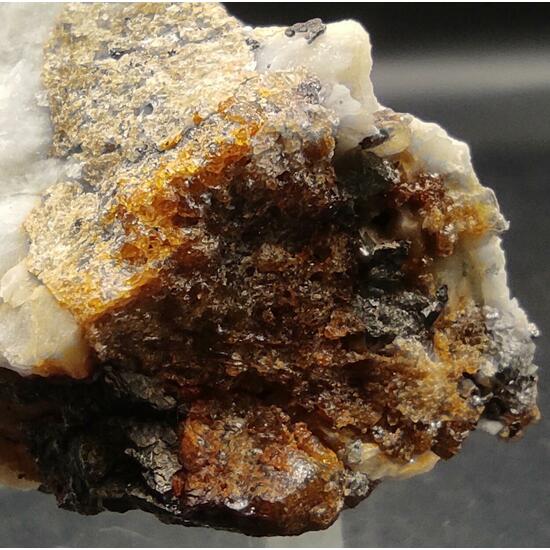 Clinohumite & Spinel